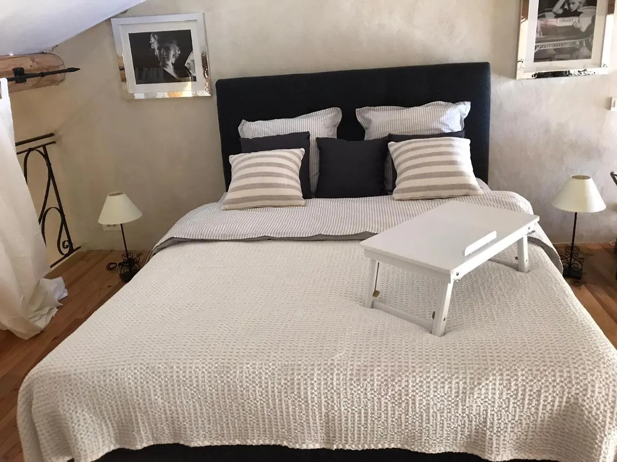 Aparthotel Les Gôuts et les Couleurs à Cucuron